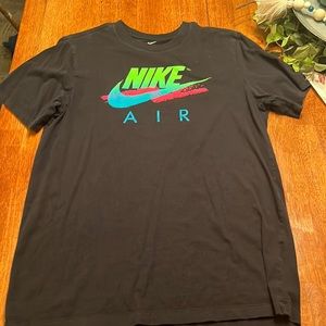 THE NIKE TEE